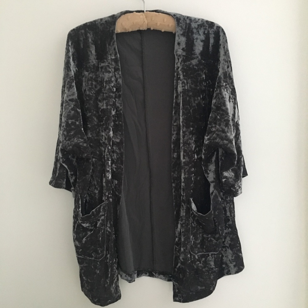 American Eagle crushed velvet loose kimono XS/S
